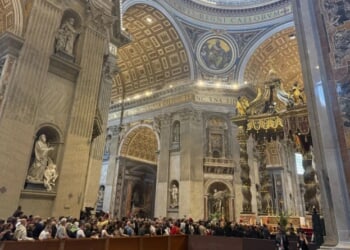 Grief, sorrow in endless lines to bid farewell to Pope Francis