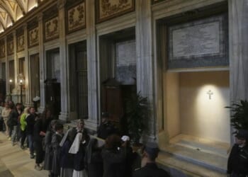 Faithful pay respects to Pope Francis as his tomb opens to the public in Rome basilica