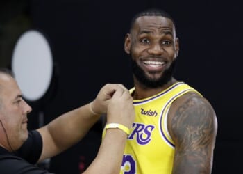 LeBron’s ‘For My Kids’ Scam Kamala Harris Endorsement Netted His Company $50K – Twitchy