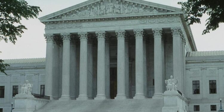 SCOTUS halts deportations of illegals under Alien Enemies Act