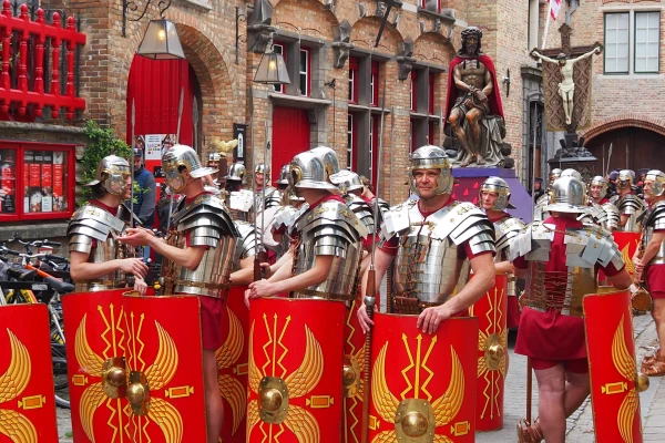 Romans Roman legionaries surround the sculpture of