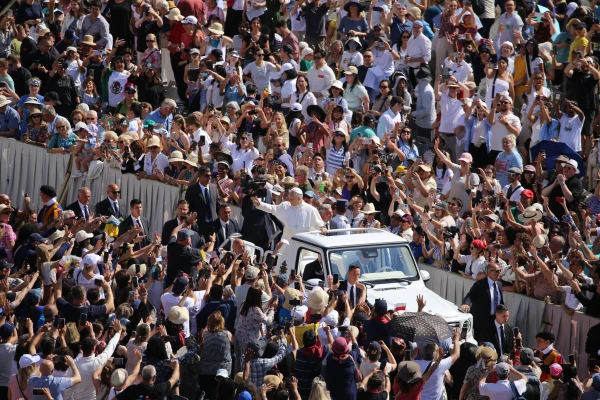 Pope Leo XIV greets pilgrims gathered in St. Peter’s Square for his general audience on Wednesday, June 4, 2025. Credit: Zofia Czubak/CNA