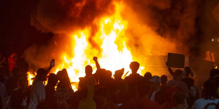 LA Protest Casualty? Dead Body Found as Riots Stretch Into Fifth Night [WATCH]