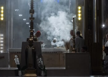 Gallup poll says many Americans think U.S. is becoming more religious