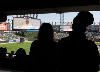 Pope Leo XIV encourages young people to be 'beacons of hope' at Chicago event