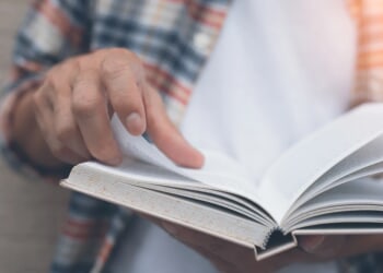 Benedict XVI, Francis, and Leo XIV recommend this book, which warns of a world without God