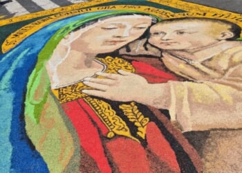 Rome celebrates its patron saints with a burst of colorful flowers on Solemnity of Saints Peter and Paul