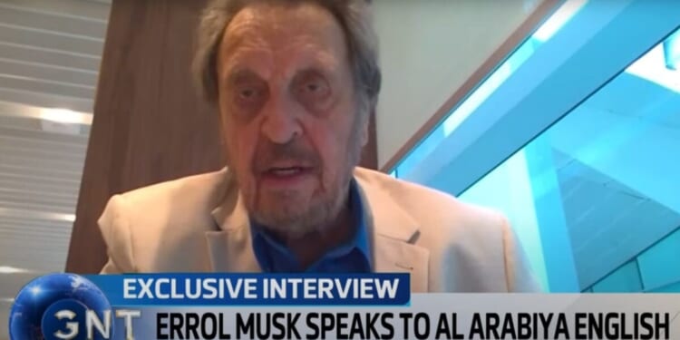 Elon Musks dad is taking surprising side in Trump blowup