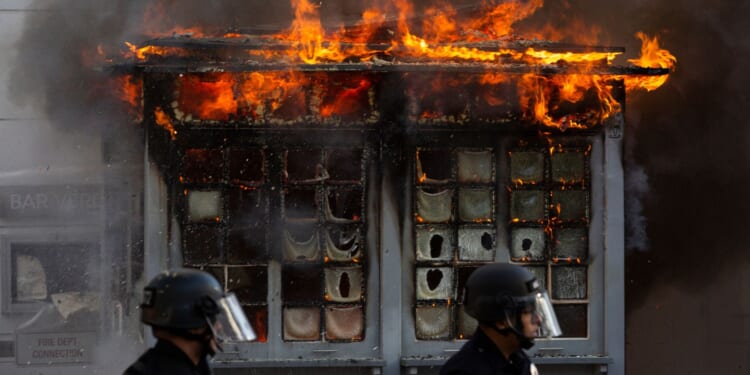 LAPD Praises 'Peaceful' Rioters as They Set Cars on Fire and Attack Feds [WATCH]