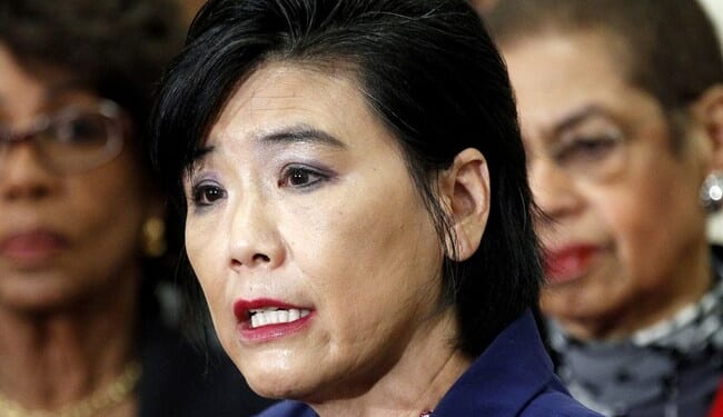 More Dem Members of Congress Buzzing Around ICE Facility Entrances Like Flies – Twitchy