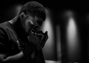 Should Public School Teachers Lead Prayer in Jesus’ Name? Americans Make Their Stance Clear – Faithwire