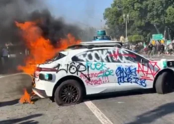 Waymo shuts down LA operations for the weekend, cites 'local events'