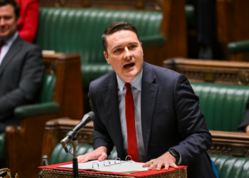 Wes Streeting tells the NHS to resolve the transgender dispute over changing rooms