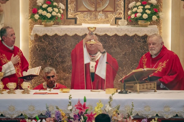 Philadelphia Archbishop Nelson J. Pérez holds up the chalice during the consecration at the jubilee Mass to celebrate the 70th anniversary of the the National Shrine of Our Lady of Czestochowa in Doylestown, Pennsylvania, Sunday, June 29, 2025. Credit: Courtesy of the National Shrine of Our Lady of Czestochowa