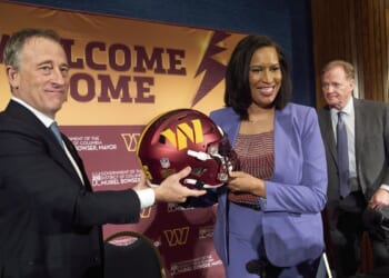 LOVERRO: Mayor, Commanders running hurry-up offense, but there's plenty of time left on clock
