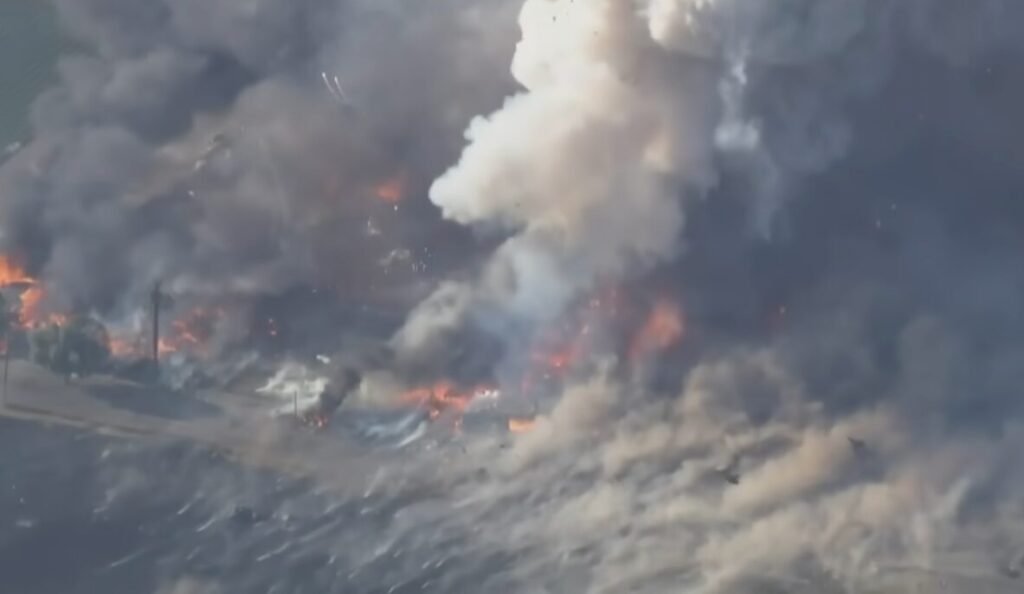 California Warehouse Explosion Fire Causes Dramatic Pyrotechnic Spectacle – Blaze Still Going Strong [WATCH]