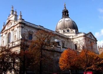 Oratory priest in London calls Catholic politicians to confession before Communion