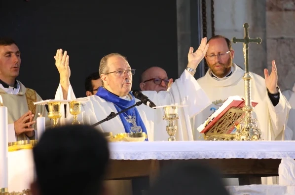 Juan Carlos Elizalde, bishop of Vitoria, Spain, celebrates the opening Mass of the Marian Eucharistic Youth Day on July 4, 2025. Credit: Courtesy of Marian Eucharistic Youth Day/JEMJ