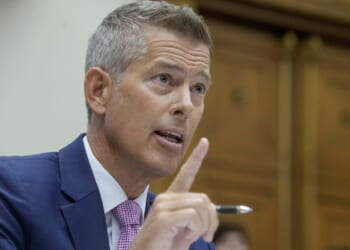 Trump admin imposes limits on Mexican flights and threatens Delta alliance in trade dispute