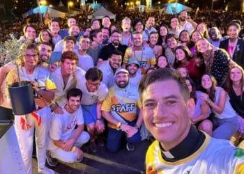 Digital missionary priest helps young people ‘move from the screen to the altar’