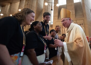 Los Angeles Archdiocese launches aid program for immigrant families in crisis