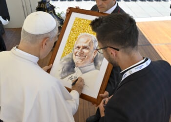 Pope Leo XIV addresses youth at packed general audience