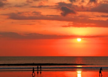 5 ways to sanctify your summer vacation and evangelize