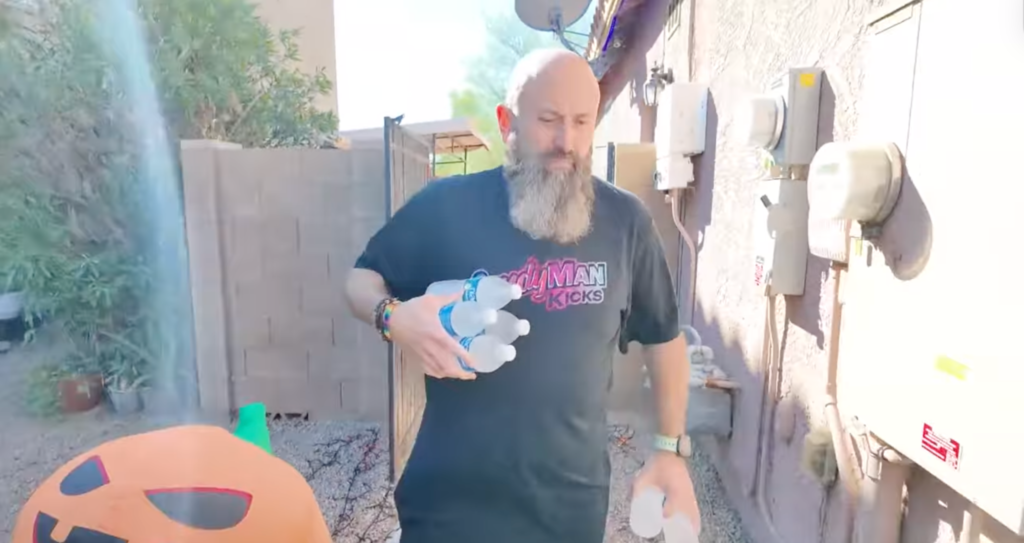 Outrage as Arizona Homeowner Fined $100 Repeatedly for Giving Out Free Water in Heat Amid Clash with HOA [WATCH]