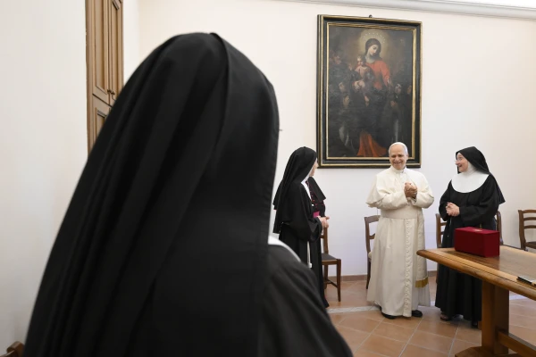 Smiles all around among the Sisters of St. Clare at the Pope's visit. Credit: Vatican Media