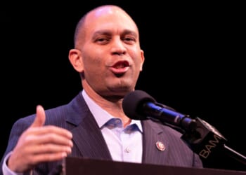 'Short King' Panic? Hakeem Jeffries Mocked for Photoshop Disaster [WATCH]