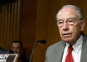 Top Republicans Call For Declassification Of Thumb Drives Containing Hillary Clinton’s Emails