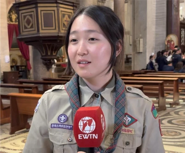 More than 1,000 young Korean Catholics traveled to Rome for the Jubilee of Youth to both participate in and promote the upcoming World Youth Day. Among them was 22-year-old Jiyeon Maeng. “I’m really looking forward to it and looking forward for the people here to come to Korea and enjoy the festival with us,” she said. “We are telling them, ‘Come to Korea, please.’” Credit: Courtney Mares/CNA
