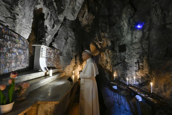 Pope Leo XIV prays in the cave at Mentorella. Credit: Francesco Sforza/Vatican Media