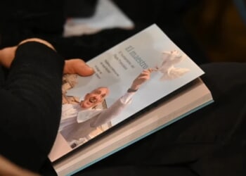 Book on the thought of Pope Francis to be distributed in Buenos Aires province schools