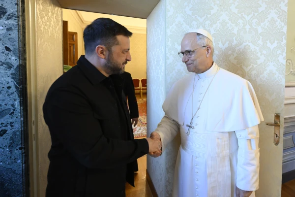 Pope Leo XIV greets Ukraine President Volodymyr Zelenskyy at Castel Gandolfo on July 9, 2025. Credit: Vatican Media