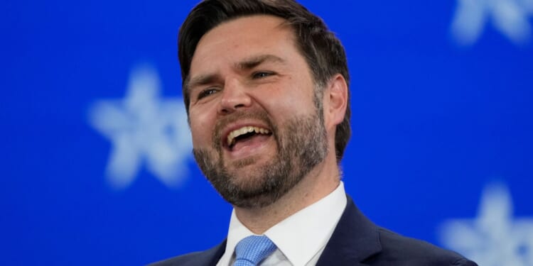 Student Skips School To Meet JD Vance, Crowd Cheers Loudly in Viral NC Rally Moment [WATCH]