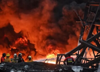 Oil, Chemicals Rain Down On Local Town After Louisiana Plant Explodes. Officials Evacuate Residents