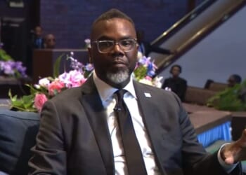 Racist Chicago mayor says Trump sending National Guard will ‘only serve to destabilize’ his city