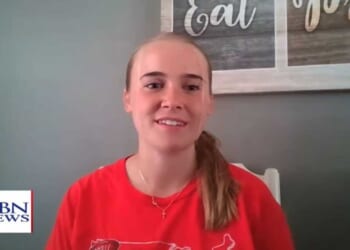 Teen Issues School Ultimatum Over Alleged Bible Verse Ban – Faithwire