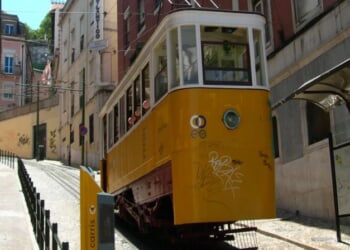 Patriarch of Lisbon, Portugal, prays for those killed and injured in cable car accident