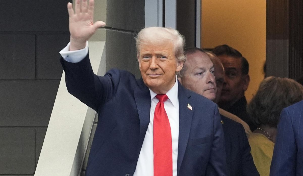 Donald Trump's U.S. Open visit sparks boos and long security lines