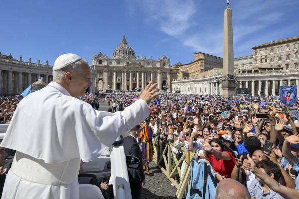 Pope Leo XIV greets pilgrims following the canonization Mass for Saints Carlo Acutis and Pier Giorgio Frassati on Sunday, Sept. 7, 2025. Credit: Vatican Media