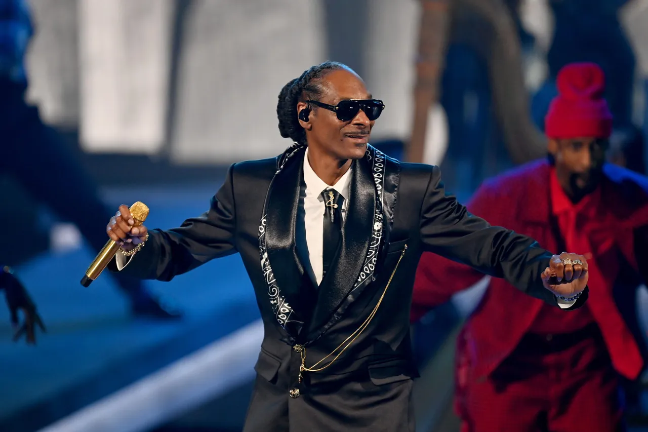 LOS ANGELES, CALIFORNIA - JUNE 09: Snoop Dogg performs onstage during the 2025 BET Awards at Peacock Theater on June 09, 2025 in Los Angeles, California. (Photo by Paras Griffin/Getty Images for BET)