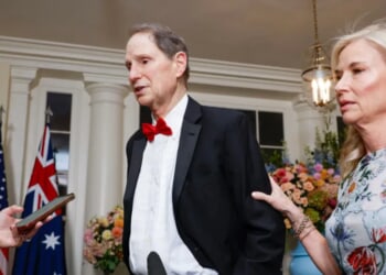 Senator Ron Wyden’s Kids Drove Man To Suicide, Had To Be Maced By Own Mother, Lawsuit Alleges