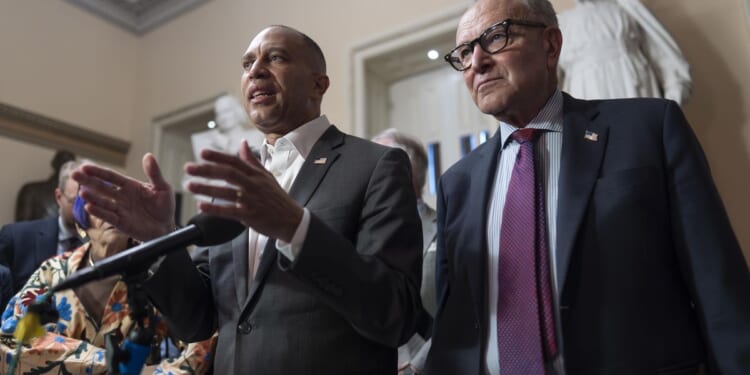 Hakeem Jeffries calls Trump 'unhinged' for canceling meeting on government funding