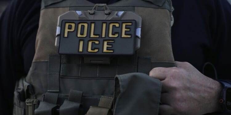 Immigration agent who shot man in Chicago-area traffic stop says injuries were 'nothing major'