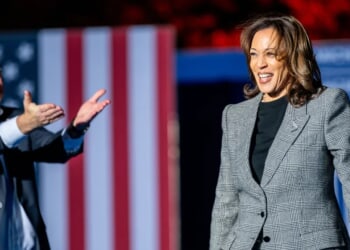 Kamala Humiliates Tim Walz One Last Time By Revealing Why She Chose Him For VP