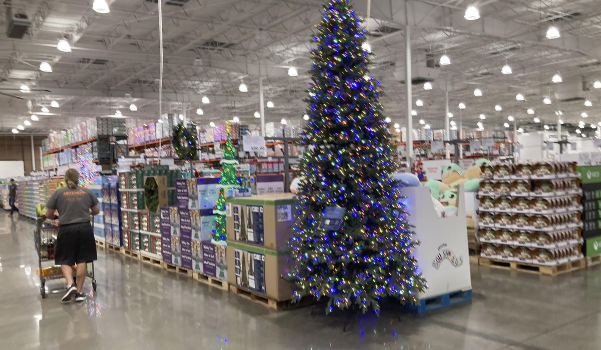 Blue Christmas: Support service for laid-off workers sees seasonal retail hiring to hit 16-year low