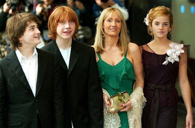 'Shove the Pitchforks Out of Sight', J.K. Rowling Responds to Emma Watson – Twitchy