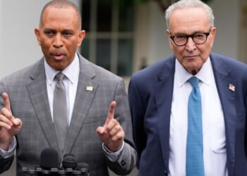 Trump, congressional leaders end meeting no closer to averting a government shutdown